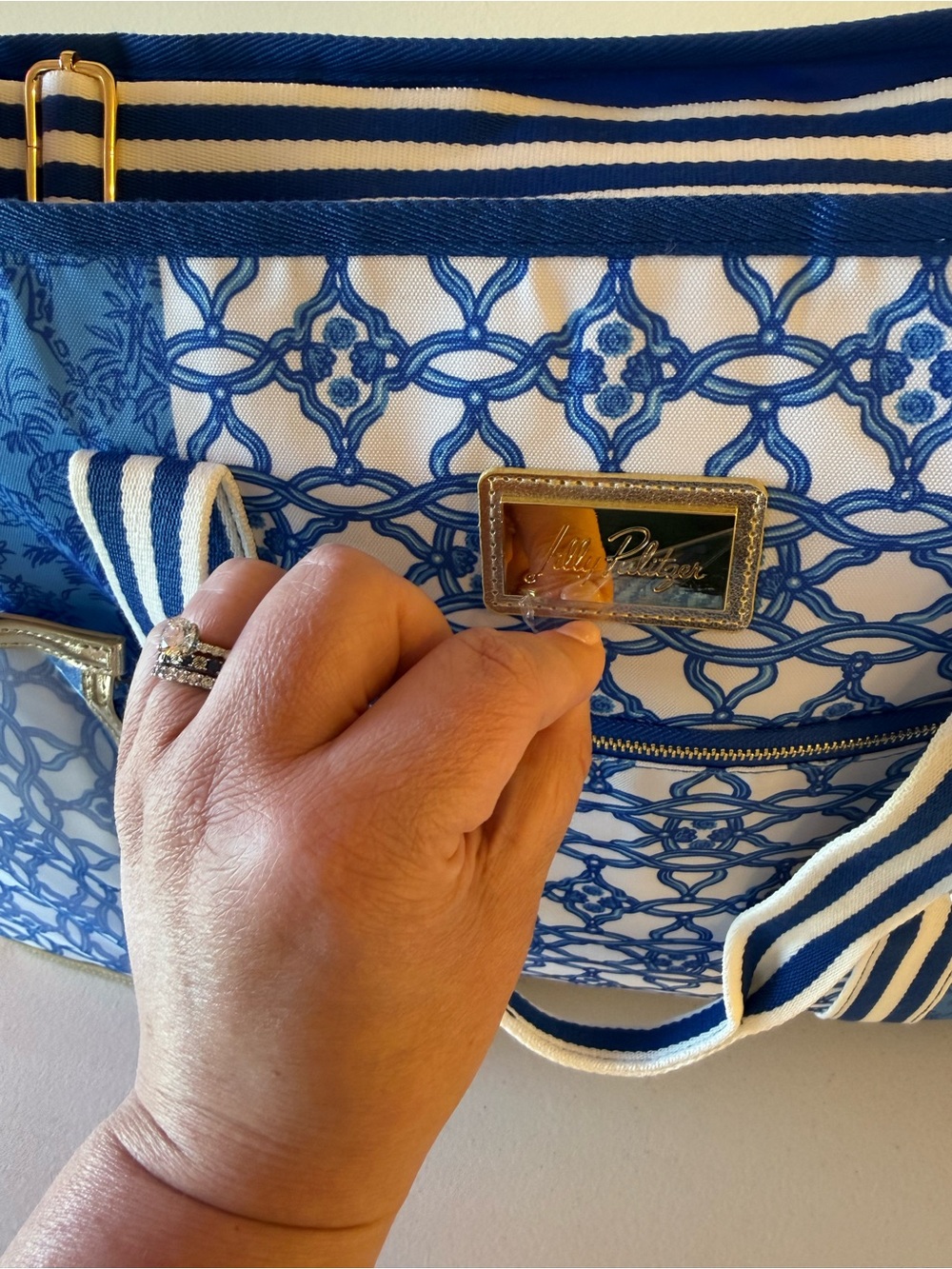 Lilly Pulitzer Cooler Bag with Mesh Pouch + RTIC Can Cooler - *BOTH NWT!* - Picture 5 of 16